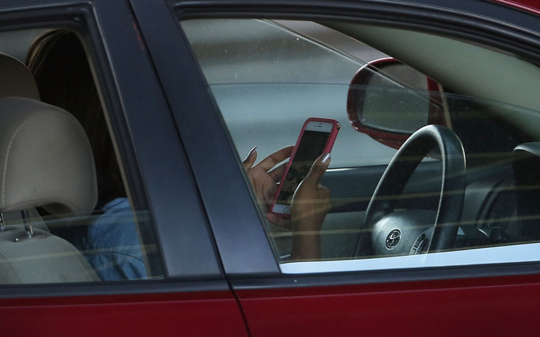Florida Could Outlaw All Forms of Distracted Driving